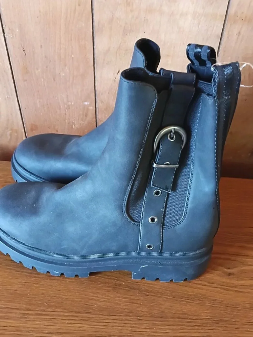 Rocket Dog Black Chelsea Boots – Women's Size 10 – Great Pre-Owned Condition